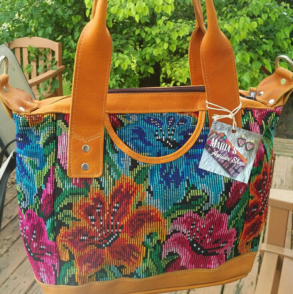 Maria's Artisan Shop Small Aurora I
